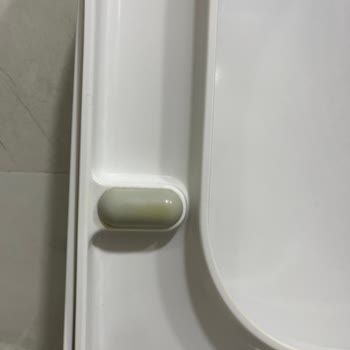 Koçtaş Klozet Kapağı Sarardı!