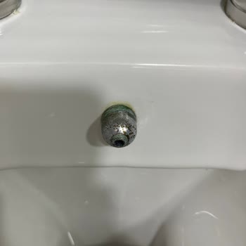 Koçtaş Klozet Kapağı Sarardı!