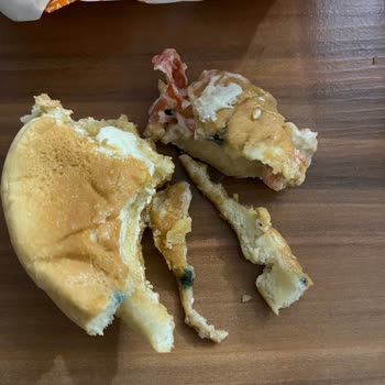 Popeyes Küflü Hamburger Ve Tavuk