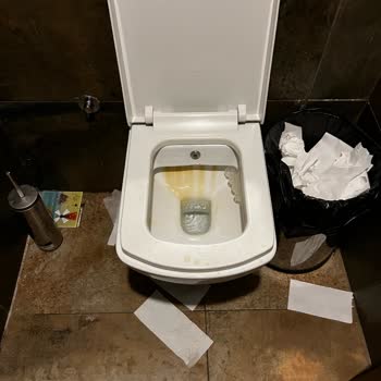 Brandium AVM Kafe Hijyen Sorunu