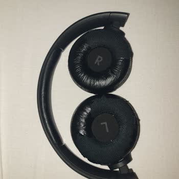 JBL TUNE510BT Kulaklık Pedinin Soyulması