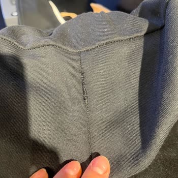 Adidas'tan Aldığım Eşofman Altının 1 Saat İçinde Sökülmesi