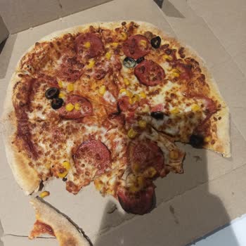 Domino's Pizza'da Beklentilerin Altında Kalan Lezzetler