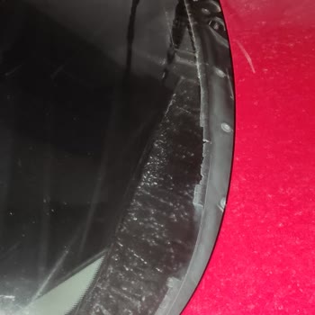 BMW F20 Ön Cam Altı Kauçuk Yıpranması