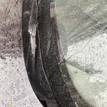 BMW Kronik Ön Cam Fitil (kauçuk) Eriyip Parçalanması