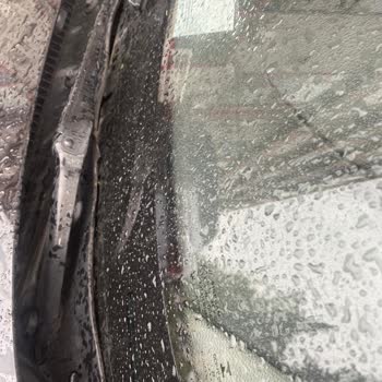 BMW Kronik Ön Cam Fitil (kauçuk) Eriyip Parçalanması