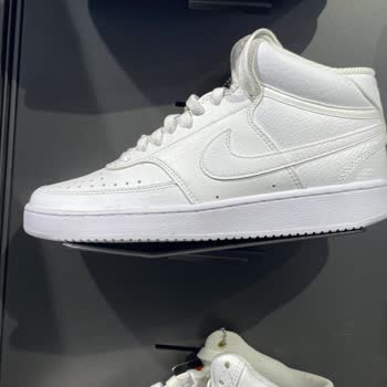 In Street Çalışanlar İlgilenmiyor Çok Kabalar