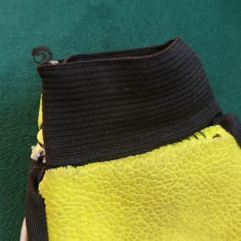 MoonSports Çocuk Eldiven Bir Gün De Parçalandı.