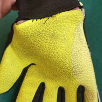 MoonSports Çocuk Eldiven Bir Gün De Parçalandı.