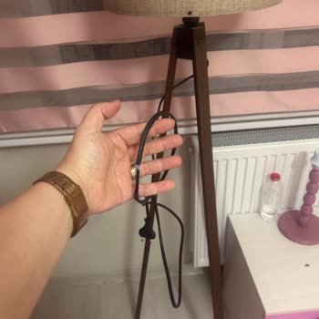 Evidea Lambaderin Kablosu Kopuk Çıktı