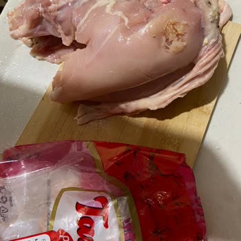 BİM Marketten Aldığım Bütün Tavuğun Göğsünde Çıkan Sarı Bozukluk