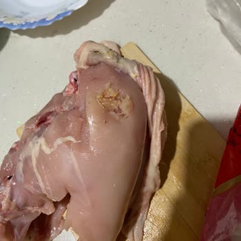 BİM Marketten Aldığım Bütün Tavuğun Göğsünde Çıkan Sarı Bozukluk