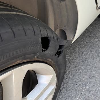 Goodyear Efficientgrip 205 55 16 Otoyolda Seyir Halinde Patladı
