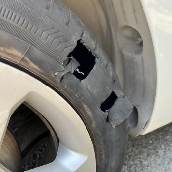 Goodyear Efficientgrip 205 55 16 Otoyolda Seyir Halinde Patladı