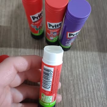 Migros Pritt Kapağı Açık Ve Kurumuştu