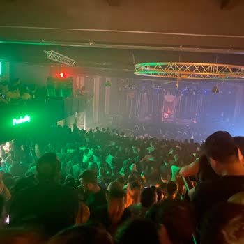 Milyon Performance Hall Konserde Yaşanan İzdiham