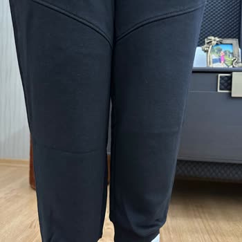 Brandy's Ve Calvin Klein'in Bir Paçası Kısa Eşofmanı Değiştirmemesi