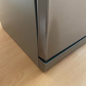 Samsung Hasarlı Ürün Teslim Etti. Değişim Yapmıyor.