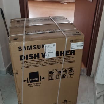 Samsung Hasarlı Ürün Teslim Etti. Değişim Yapmıyor.