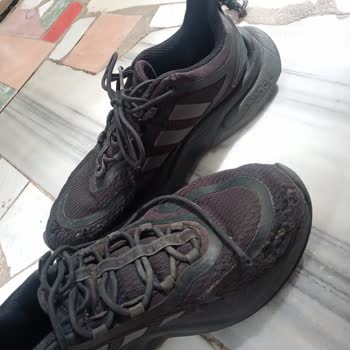 adidas Spor Ayakkabı Kalitesi Ve Müşteri Hizmetleri Sorunları