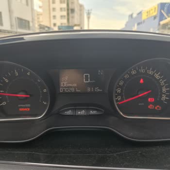 Peugeot 208 Otomatik Çekişten Düşüyor.