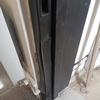 Fortes Mühendislik Yeni Çelik Kapım Hasar Gördü: Montaj Hüsranı