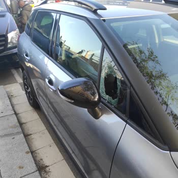 Booking.com Fails to Address Unauthorized Car Damage Charge Despite Police Report