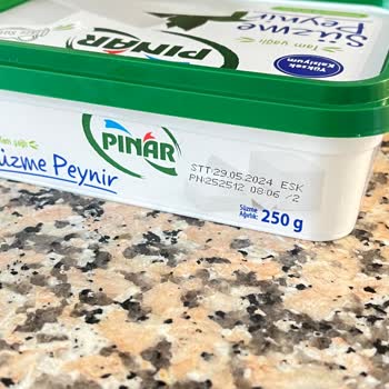 Pınar Et ve Süt Marketten Alınan Süzme Peynirde Küf Sorunu