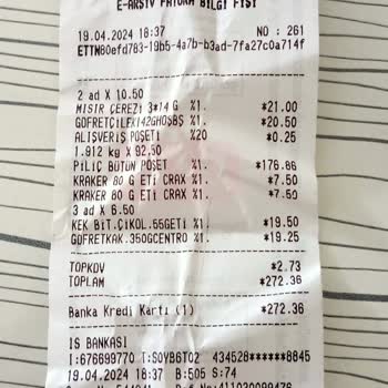 BİM Eti Hoşbeş Çilek Kremalı Gofrette Çıkan Kömürümsü Madde