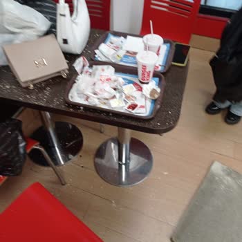 Burger King'te Başımıza Tavan Düştü!