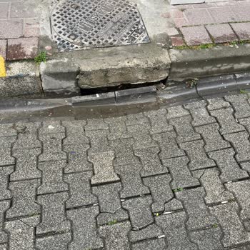 Fatih Belediyesi Mahalledeki Çökükler Ve Su Sızıntılarına Dikkat!