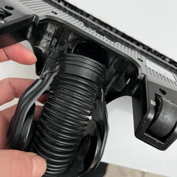 Bosch Şarjlı Süpürge Unlimited 6 Serisi Başlık Kırılması