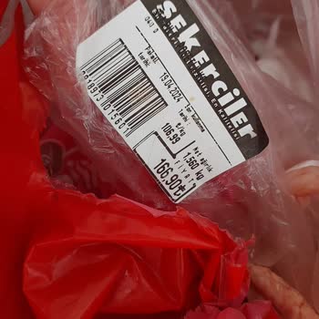 Şenpiliç Tavuğun İç Organları, Kılları Ve Dışkısı Duruyor