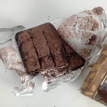 Torku Bitter Çikolata Bozuk Ve Yarım Çıktı