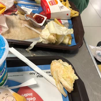 Burger King Bahçelievler AVM'de Beklentileri Karşılamayan Menü Deneyimi