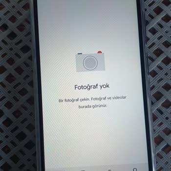 Xiaomi Redmi 12C Durduk Yere Fotoğraflarım Yok Oldu