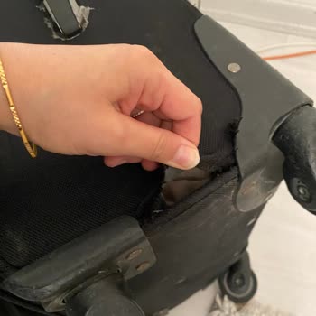 Ajet Hasarlı Bagaj. Sorumluluk Al Ajet Mağduriyet Gider