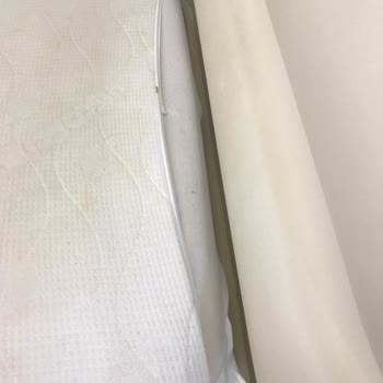 İşbir Yatak Yatak Kılıfı Çekti Ve Lekeler Geçmiyor