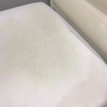 İşbir Yatak Yatak Kılıfı Çekti Ve Lekeler Geçmiyor