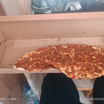 Şirinyer Kebap Salonu Lahmacun İçinde Sinek