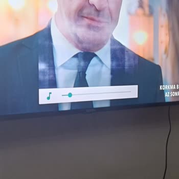 Vestel TV Çizik Gösteriyor