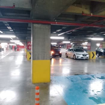 212 AVM Otopark Yerine Boş Varken
