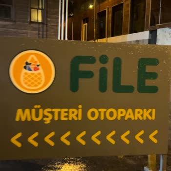 Üsküdar File Market Otoparkında Aracım Kaldı, Yardım Edilmedi!