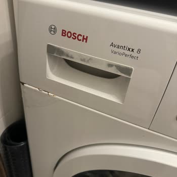 Bosch Çamaşır Makinesi Ön Sacında Kabarma Ve Paslanma