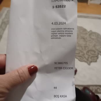Adil Işık Hiç Işık Saçmıyor Ve Adil Değil