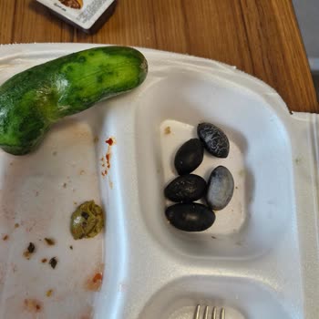 Fesleğen Yemek Çürük Ve Az Yemek