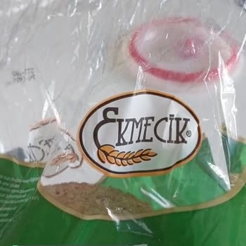 BİM Ekmecik Köy Ekmeği İçinde İp