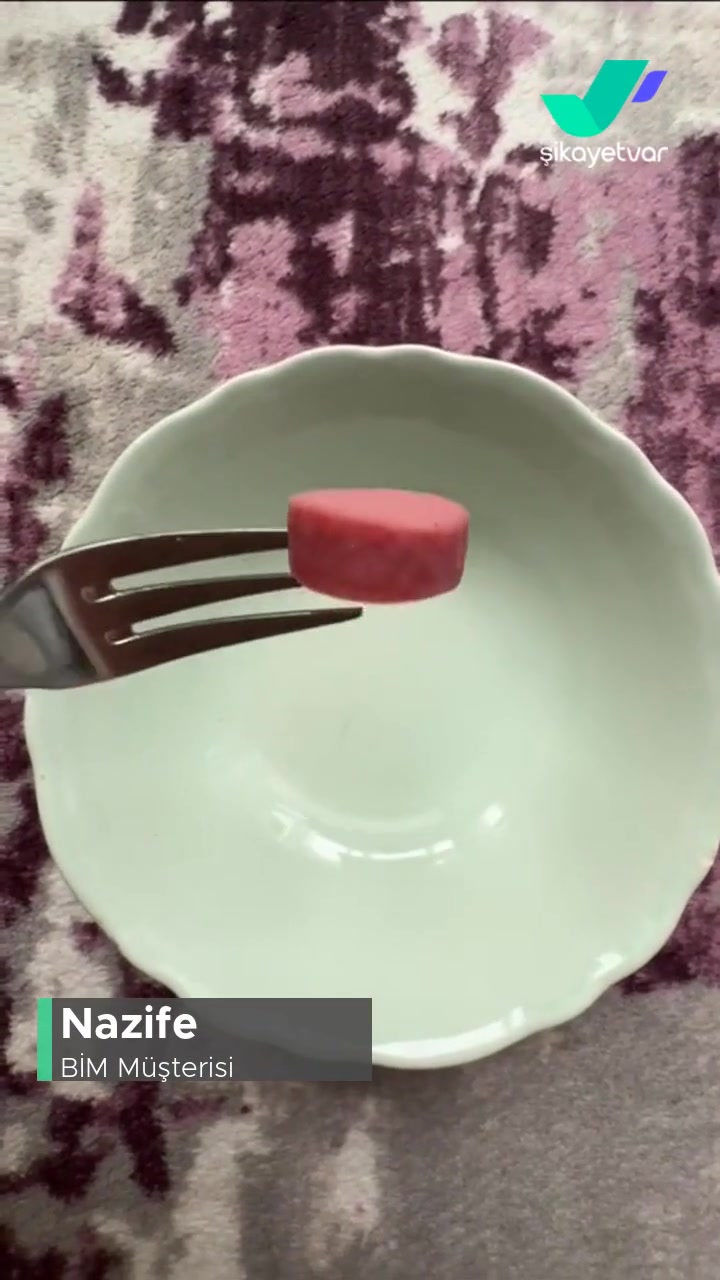 BİM Sosisten Kıl Çıktı videonun kapak resmi
