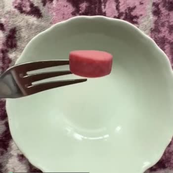 BİM Sosisten Kıl Çıktı