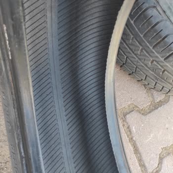 Petlas Otomobil Lastiğinin Yarılması